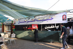 استقرار موکب‌های حسینیه اعظم زنجان در مسیر خدمت‌رسانی به سوگواران تهرانی
