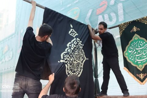 آماده سازی موکب پذیرایی حسینیه اعظم زنجان برای خدمت رسانی به زائرین تشییع امام‌شهید