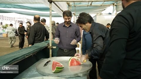 خدمت‌رسانی موکب‌های عوارضی زنجان–قزوین به زائران مراسم تشییع رهبر شهید