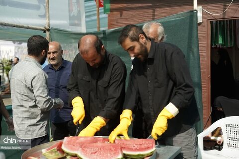 خدمت‌رسانی موکب‌های عوارضی زنجان–قزوین به زائران مراسم تشییع رهبر شهید