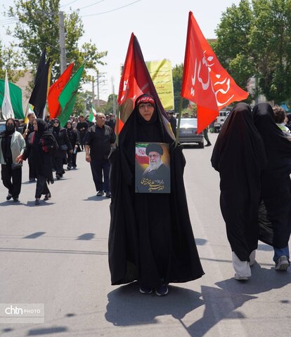 مراسم گرامیداشت و راهپیمایی جاماندگان بدرقه قائد شهید امت همزمان با تشییع پیکر مطهر ایشان در ارومیه