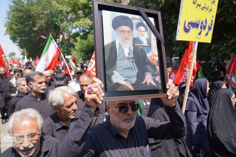 مراسم گرامیداشت و راهپیمایی جاماندگان بدرقه قائد شهید امت همزمان با تشییع پیکر مطهر ایشان در ارومیه