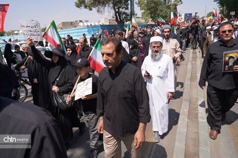 مراسم گرامیداشت و راهپیمایی جاماندگان بدرقه قائد شهید امت همزمان با تشییع پیکر مطهر ایشان در ارومیه