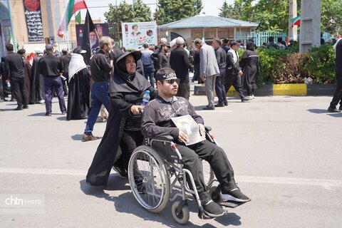 مراسم گرامیداشت و راهپیمایی جاماندگان بدرقه قائد شهید امت همزمان با تشییع پیکر مطهر ایشان در ارومیه