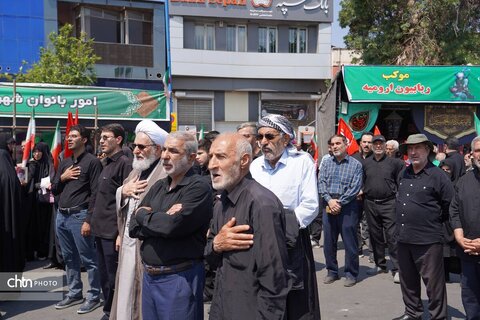 مراسم گرامیداشت و راهپیمایی جاماندگان بدرقه قائد شهید امت همزمان با تشییع پیکر مطهر ایشان در ارومیه
