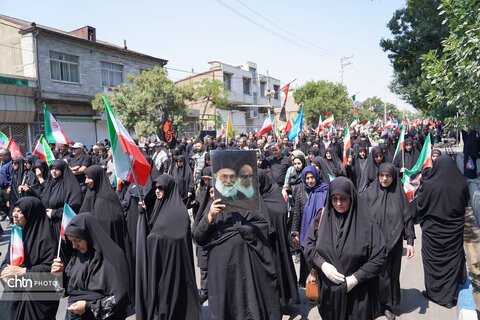 مراسم گرامیداشت و راهپیمایی جاماندگان بدرقه قائد شهید امت همزمان با تشییع پیکر مطهر ایشان در ارومیه