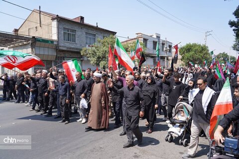 مراسم گرامیداشت و راهپیمایی جاماندگان بدرقه قائد شهید امت همزمان با تشییع پیکر مطهر ایشان در ارومیه