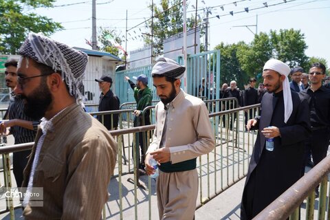 مراسم گرامیداشت و راهپیمایی جاماندگان بدرقه قائد شهید امت همزمان با تشییع پیکر مطهر ایشان در ارومیه