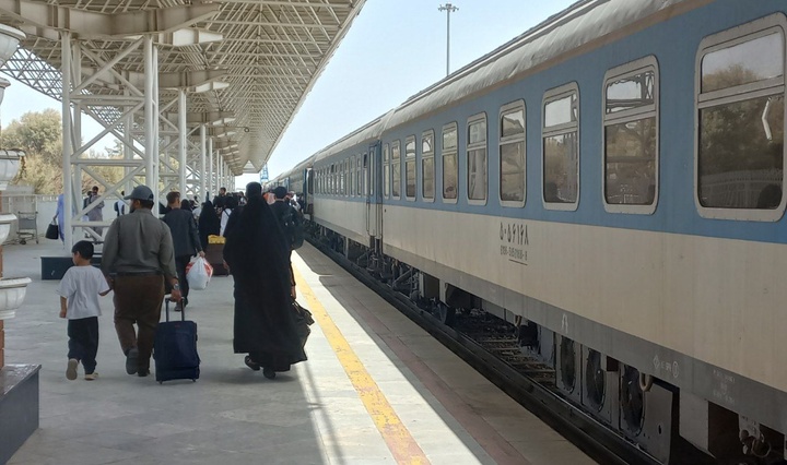 اعزام سومین قطار کاروانهای عزادار از زاهدان به تهران و قم/ تمهیدات ویژه راهآهن تا ۱۸ تیرماه ادامه دارد اعزام سومین قطار کاروانهای عزادار از زاهدان به تهران و قم/ تمهیدات ویژه راهآهن تا ۱۸ تیرماه ادامه دارد