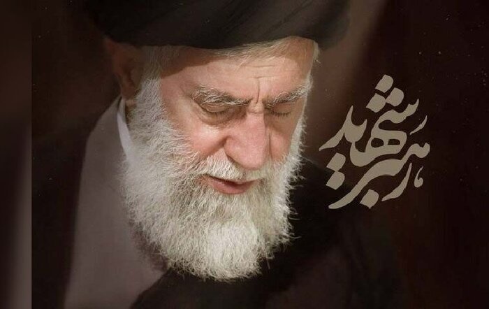 لحظه ورود پیکر مطهر رهبر شهید انقلاب به مسجد مقدس جمکران