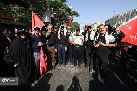 حضور کارکنان اداره کل میراث فرهنگی استان اصفهان در تشییع پیکر مطهر رهبر انقلاب