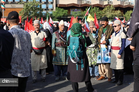 حضور کارکنان اداره کل میراث فرهنگی استان اصفهان در تشییع پیکر مطهر رهبر انقلاب