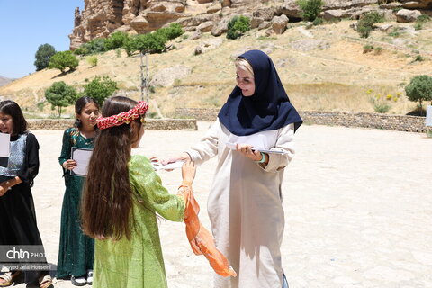 گزارش تصویری کارگاه تخصصی نقاشی روی پارچه در غار کرفتو