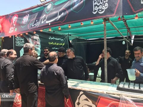 بازدید استاندار یزد از موکب‌های یزدی در مشهد؛ تقدیر از خادمان در ایام تشییع رهبر شهید