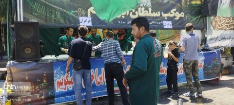 گوشه ای از بهشت هشتم در قاب سوگ؛ آماده‌سازی خدمت مشهدالرضا(ع) برای بدرقه‌ای تاریخی آقای شهید