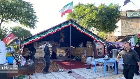 گوشه ای از بهشت هشتم در قاب سوگ؛ آماده‌سازی خدمت مشهدالرضا(ع) برای بدرقه‌ای تاریخی آقای شهید