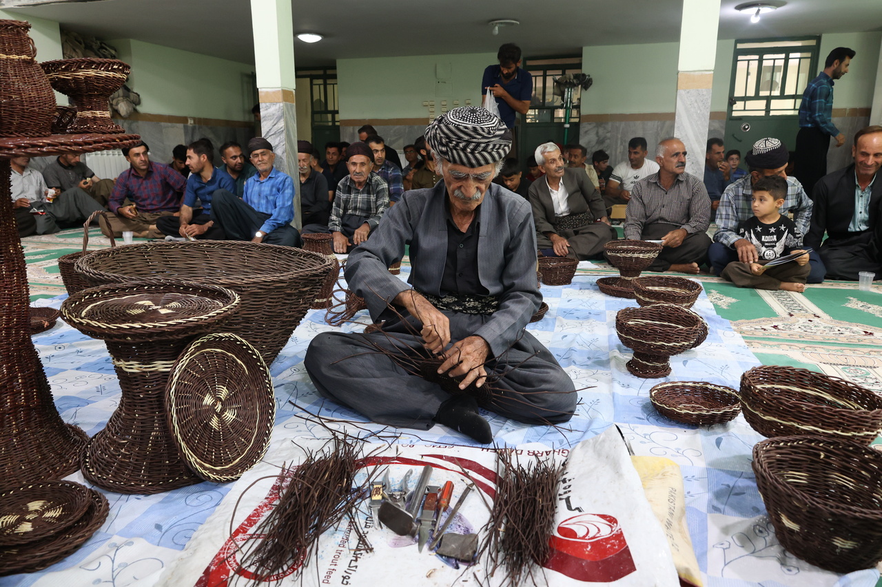 برگزاری کارگاه تخصصی ارغوان بافی در روستای دیوزناو