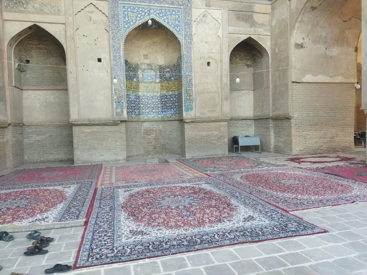 خانه صنایع‌دستی مصلی تاریخی مشهد، میزبان شرکت کنندگان در مراسم تشییع «آقای شهید ایران»