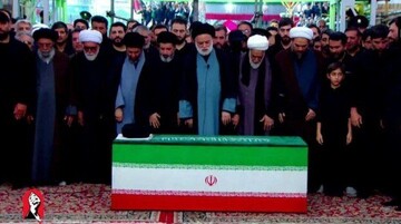 اقامه نماز بر پیکر مطهر رهبر شهید انقلاب به امامت فرزند ارشد ایشان/ فرزند خراسان در آغوش خورشید آرام گرفت