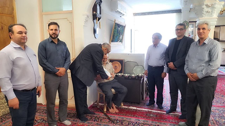 تکریم ۷۵ سال هنر مسگری زنجان؛ دیداری صمیمانه میان میراث‌فرهنگی و پیشکسوت صنعت مسگری