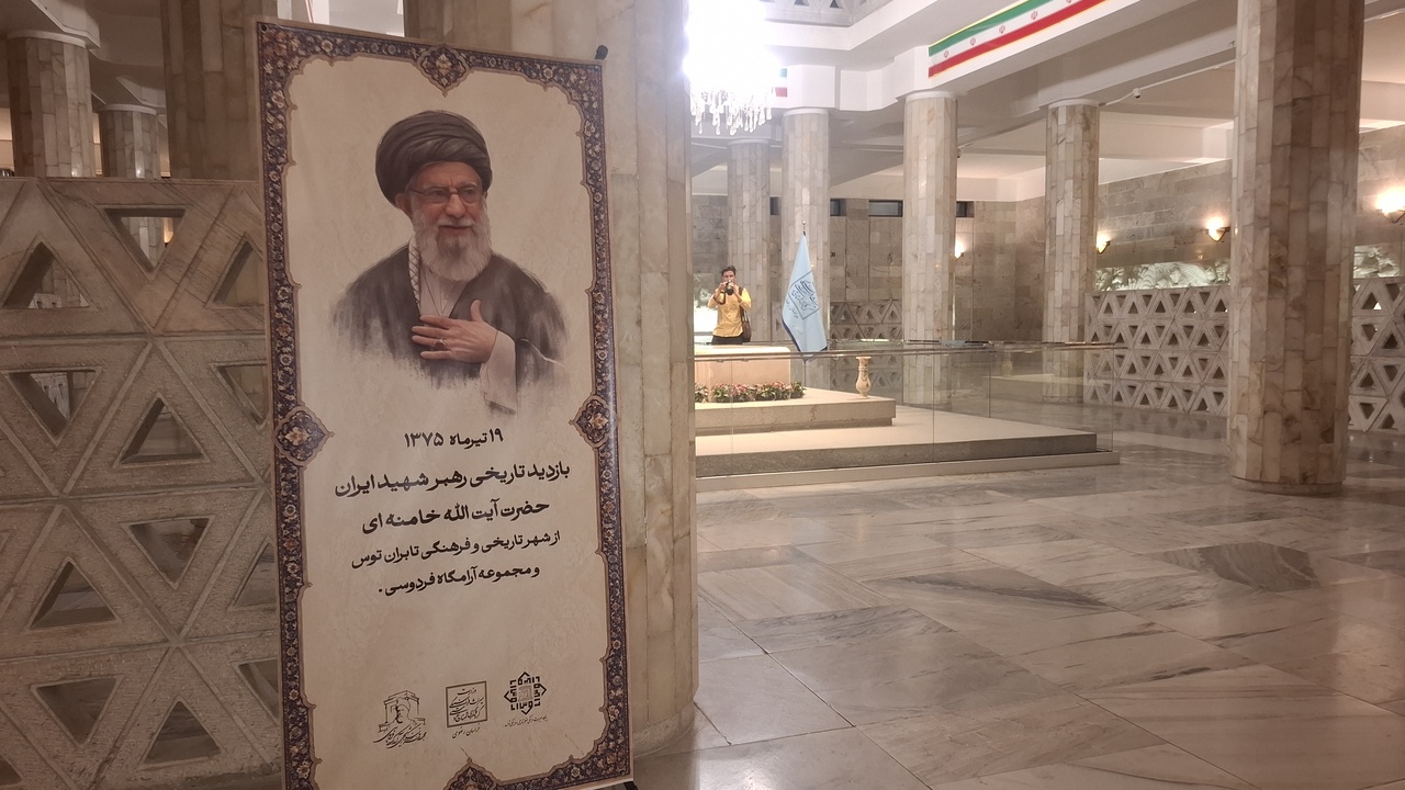 نمایشگاه «یک دست خط، سی دستاورد» افتتاح شد