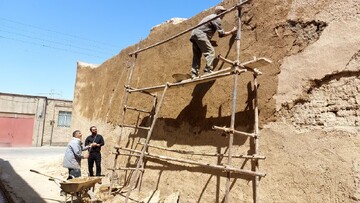 آغاز عملیات ساماندهی و مرمت بافت تاریخی کوچه مدرسه موسویه دامغان