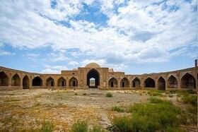 کاروانسرای تاریخی دهدز تا هفته دولت آماده بهره‌برداری می‌شود