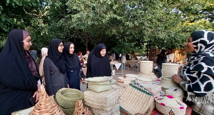 برگزاری نمایشگاه و بازارچه صنایع‌دستی «هزار میدان، هزار بازار» در پارک بانوان قزوین