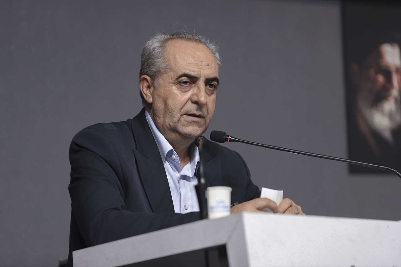 فرش تبریز نیازمند بازتعریف جایگاه در سیاستگذاری ملیست/ مطالبه تکمیل موزه فرش را تا تحقق کامل پیگیری میکنیم