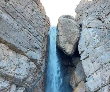 موسیقیِ خروشانِ طبیعت در دامنه‌ی دنا؛ «آبشار نمک» سی‌سخت