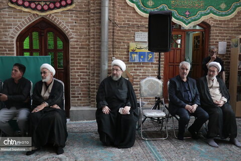 مراسم اولین شب جمعه دفن آقای شهید ایران با حضور آیت الله ملکوتی در تبریز