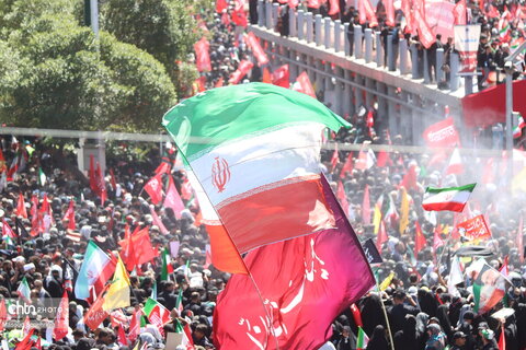 تصاویری متفاوت از حضور گسترده مردم در تشییع پیکر آقای شهید ایران در مشهد