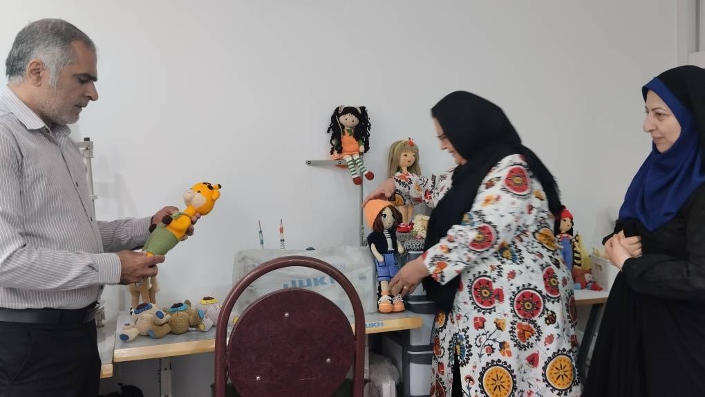 توسعه بازار فروش، اولویت حمایت از هنرمندان صنایعدستی است