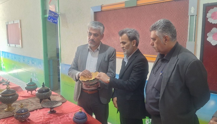 برگزاری نمایشگاه صنایعدستی دانشآموزان در تخت جمشید/ تأکید مسئولان مرودشت بر توسعه آموزشهای مهارتی برگزاری نمایشگاه صنایعدستی دانشآموزان در تخت جمشید/ تأکید مسئولان مرودشت بر توسعه آموزشهای مهارتی