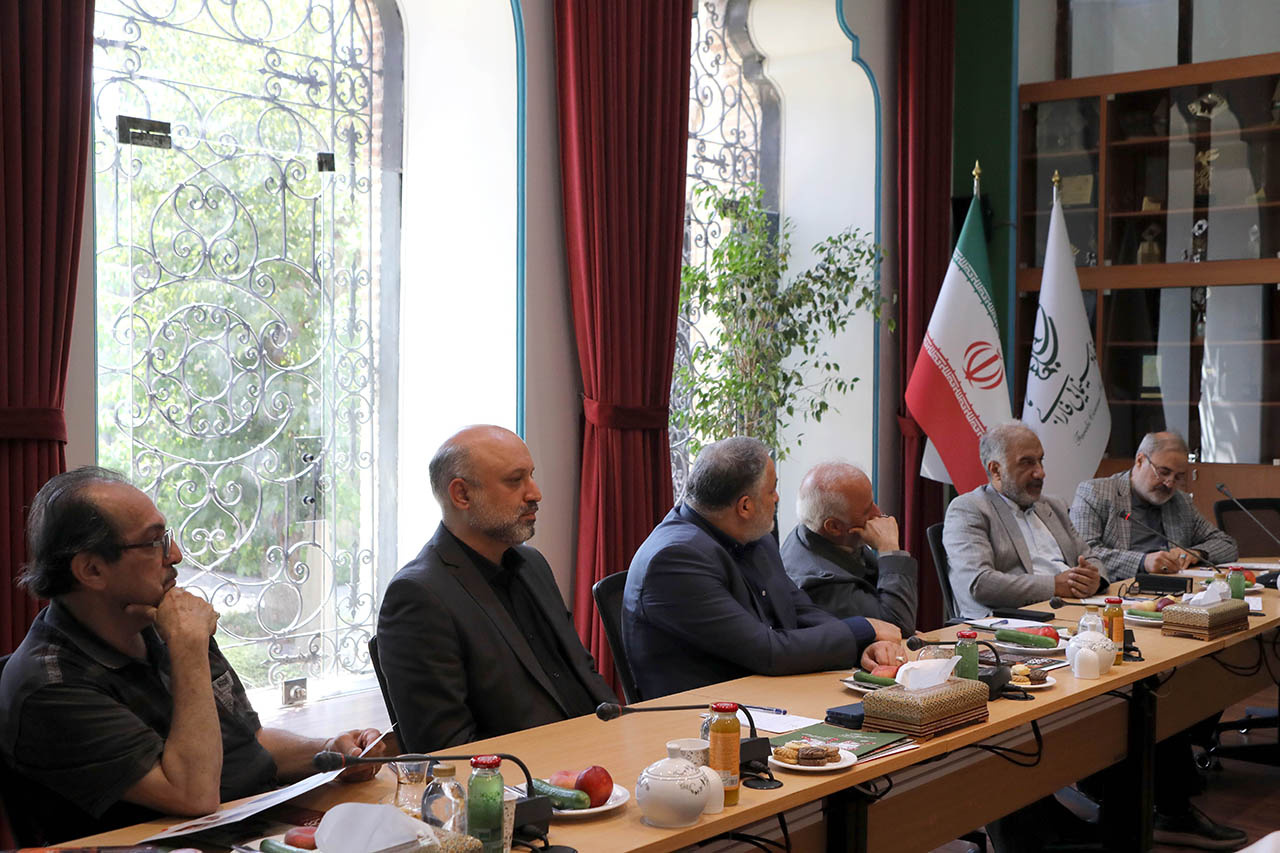مدیران عامل ادوار فارابی در خانه خود گرد هم آمدند/ تأکید بر طراحی برنامه بلندمدت فارابی با بازنگری در مأموریتها