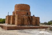 تداوم مرمت گنبد سرخ هرمزگان؛ سرمایه‌گذاری در حفاظت از میراث و رونق اقتصاد گردشگری