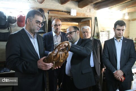 بازدید مشترک مدیران عالی معاونت علمی فن آوری ریاست جمهوری و مدیرکل میراث  ازمرکز نوآوری وخانه خلاق میراث فرهنگی گردشگری وصنایع دستی خراسان رضوی