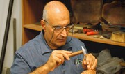همراه با استاد چیره دست قلمزنی سبک شیراز