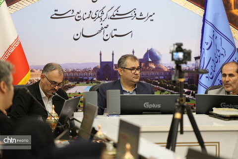 نشست خبری تشکیل تشکل حرفه ای صنایع دستی استان اصفهان