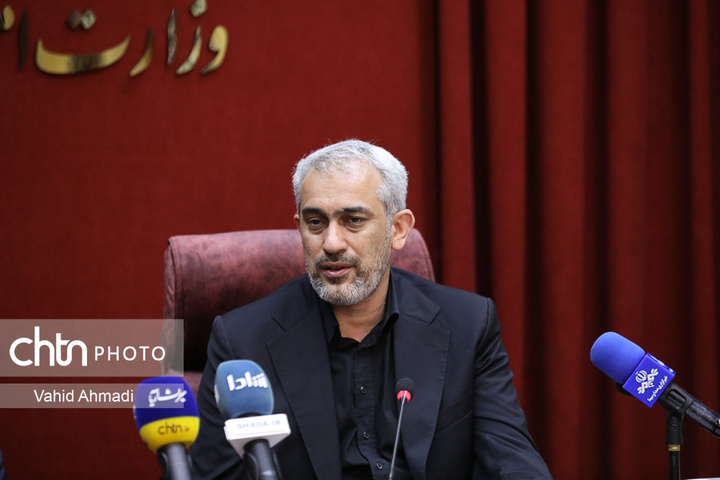 نشست مشترک سیدرضا صالحی‌امیری، وزیر میراث‌فرهنگی، گردشگری و صنایع‌دستی و علی مدنی‌زاده، وزیر امور اقتصادی و دارایی