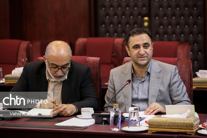 نشست مشترک سیدرضا صالحی‌امیری، وزیر میراث‌فرهنگی، گردشگری و صنایع‌دستی و علی مدنی‌زاده، وزیر امور اقتصادی و دارایی