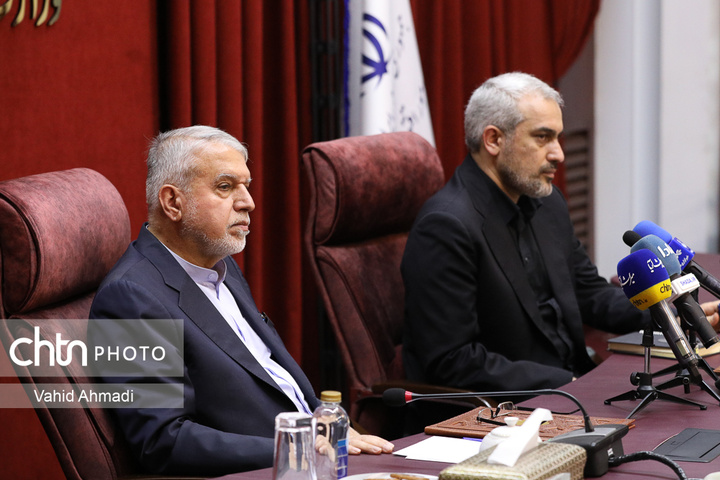نشست مشترک سیدرضا صالحی‌امیری، وزیر میراث‌فرهنگی، گردشگری و صنایع‌دستی و علی مدنی‌زاده، وزیر امور اقتصادی و دارایی