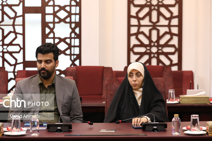 نشست مشترک سیدرضا صالحی‌امیری، وزیر میراث‌فرهنگی، گردشگری و صنایع‌دستی و علی مدنی‌زاده، وزیر امور اقتصادی و دارایی