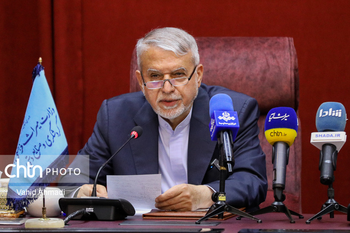 نشست مشترک سیدرضا صالحی‌امیری، وزیر میراث‌فرهنگی، گردشگری و صنایع‌دستی و علی مدنی‌زاده، وزیر امور اقتصادی و دارایی