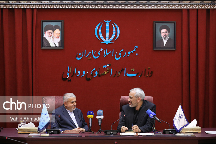 نشست مشترک سیدرضا صالحی‌امیری، وزیر میراث‌فرهنگی، گردشگری و صنایع‌دستی و علی مدنی‌زاده، وزیر امور اقتصادی و دارایی