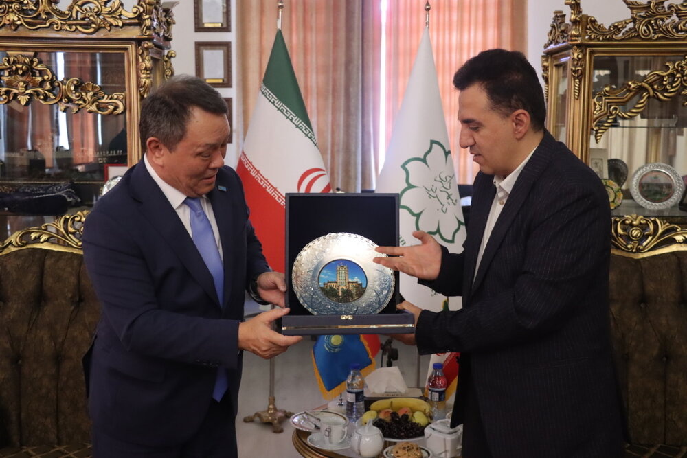 پیگیری انعقاد تفاهم‌نامه خواهرخواندگی تبریز با شهر آلماتی/ برنامه‌ریزی برای توسعه همکاری‌های دوجانبه با جمهوری قزاقستان
