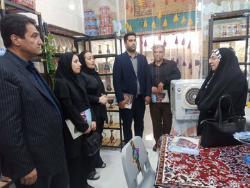 بازدید مدیرکل دفتر امور بانوان و خانواده استانداری تهران از بازارچه صنایع‌دستی حرم مطهر آستانه امامزاده جعفر(ع) پیشوا
