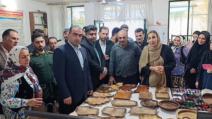 بازارچه دائمی صنایع‌دستی و محصولات مهارت‌آموزان در میانرود برگزار می‌شود