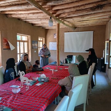 برگزاری کارگاه آموزش فرزندپروری برای ارتقای کیفیت زندگی در روستای هدف گردشگری قلعه‌بالا