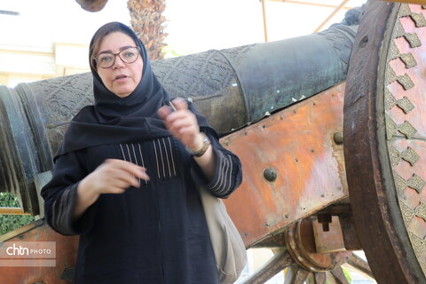توپ مروارید در دست مرمت